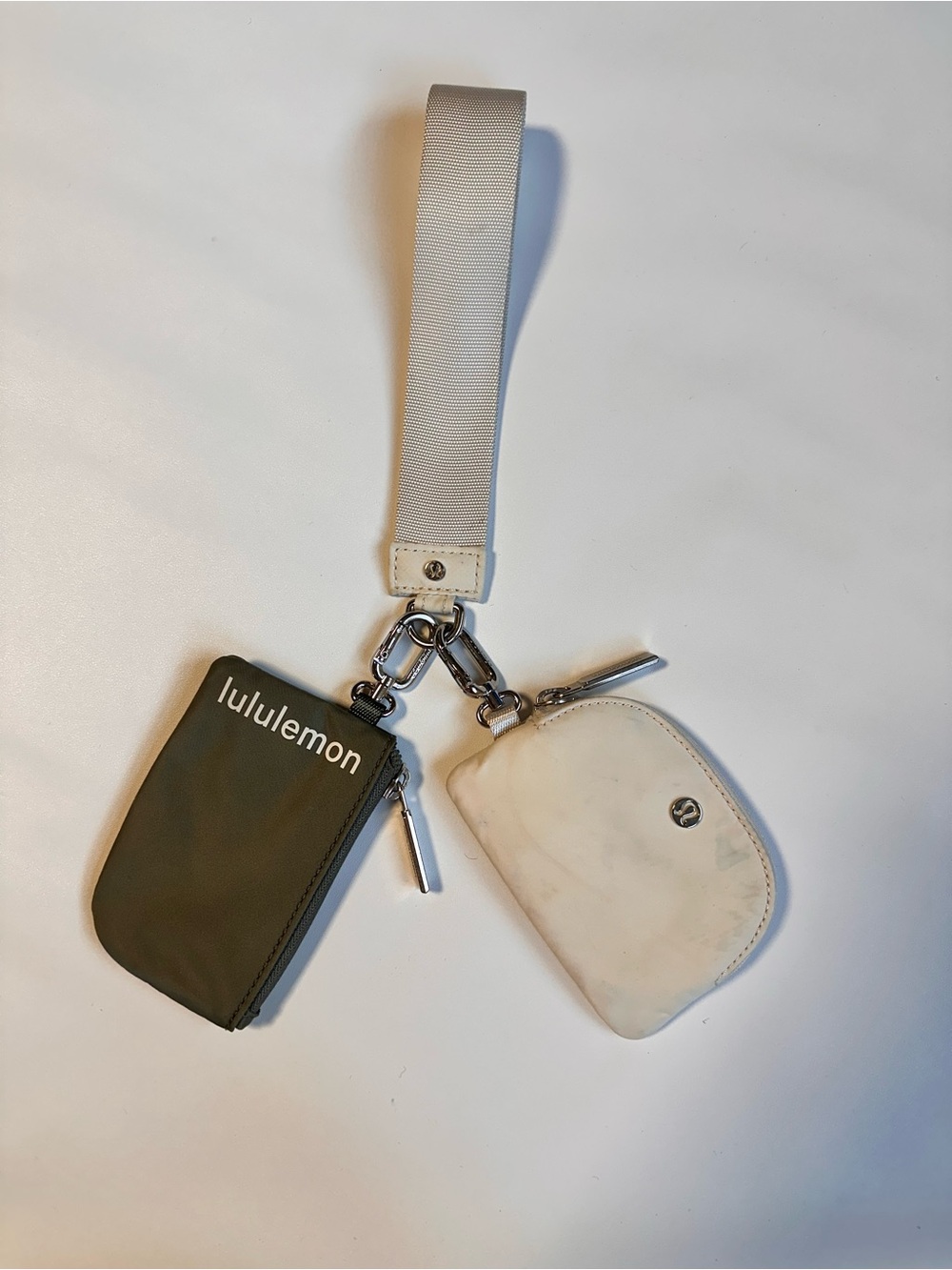 lululemon olive green and cream key & card holder set with strap
